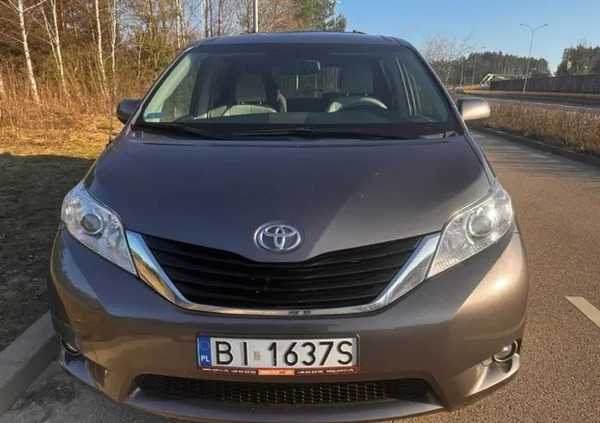 Toyota Sienna cena 77000 przebieg: 98000, rok produkcji 2013 z Białystok małe 211